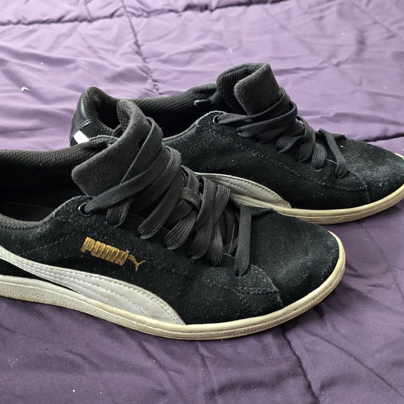 Puma Shoes - Puma Black Sneakers with White Label